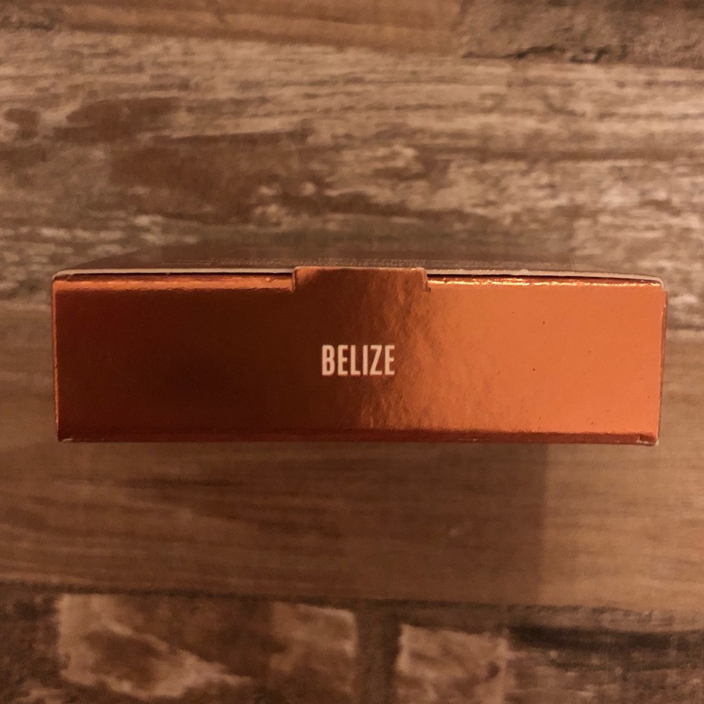 Younique Beachfront kisses highlighter - Picture 2 of 2